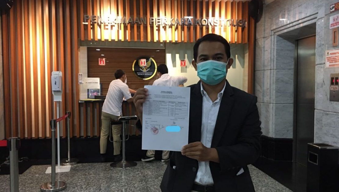 Direktur LBH Pers Ade Wahyudin